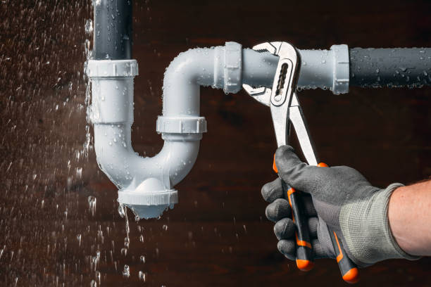 Professional Gas Line Repair technician working in Washburn, IL